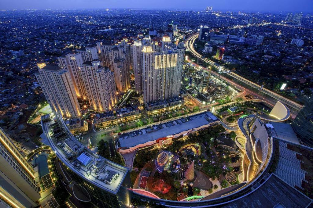 Hotel 88 Grogol By Wh Jakarta Exteriör bild