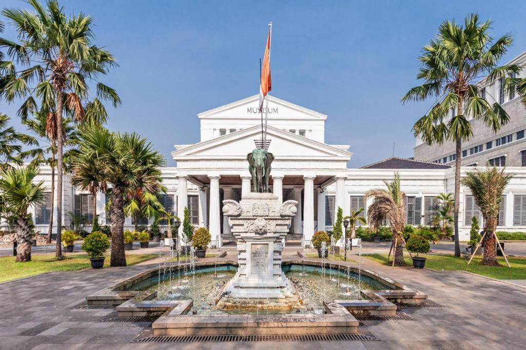 Hotel 88 Grogol By Wh Jakarta Exteriör bild